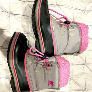Kids Sorel Snowboots - size 13